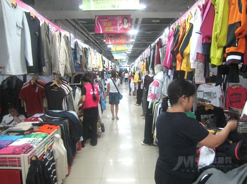 預測2013：中國服裝行業撞上懸崖效應